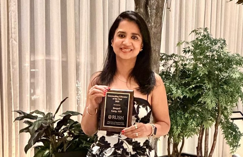 Dr. Deepali with Award 2025