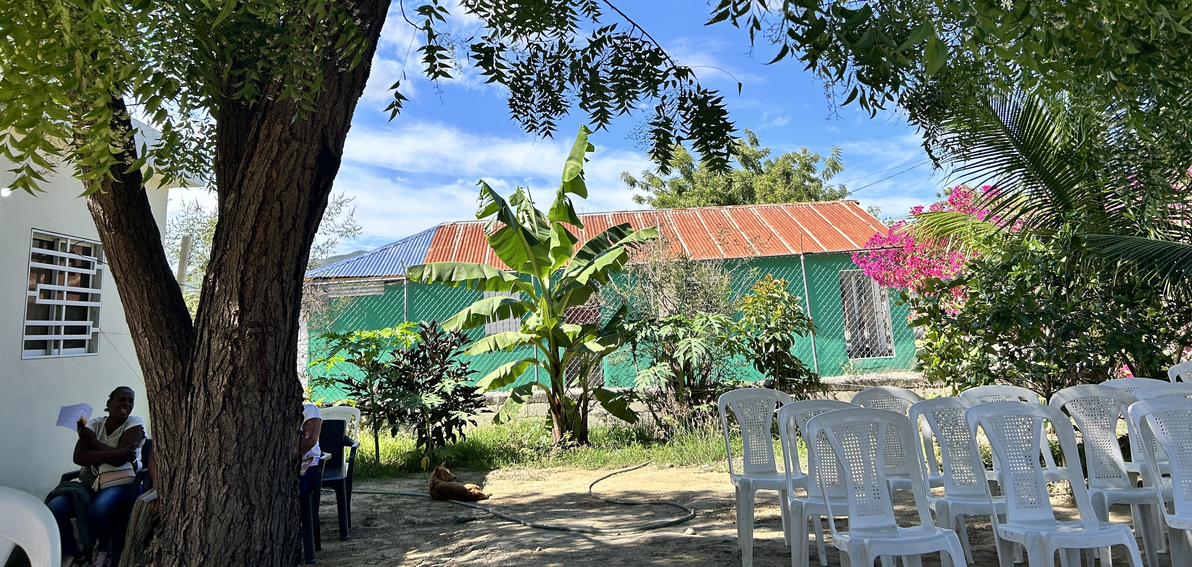 Outdoor Waiting Room 