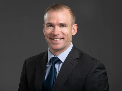 Headshot of Sean Swearingen, MD