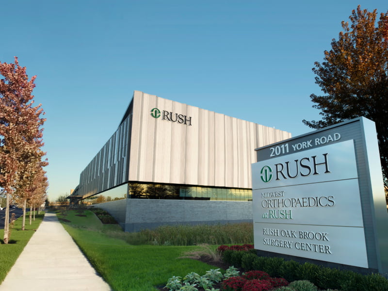 Exterior view of Rush Oak Brook clinic