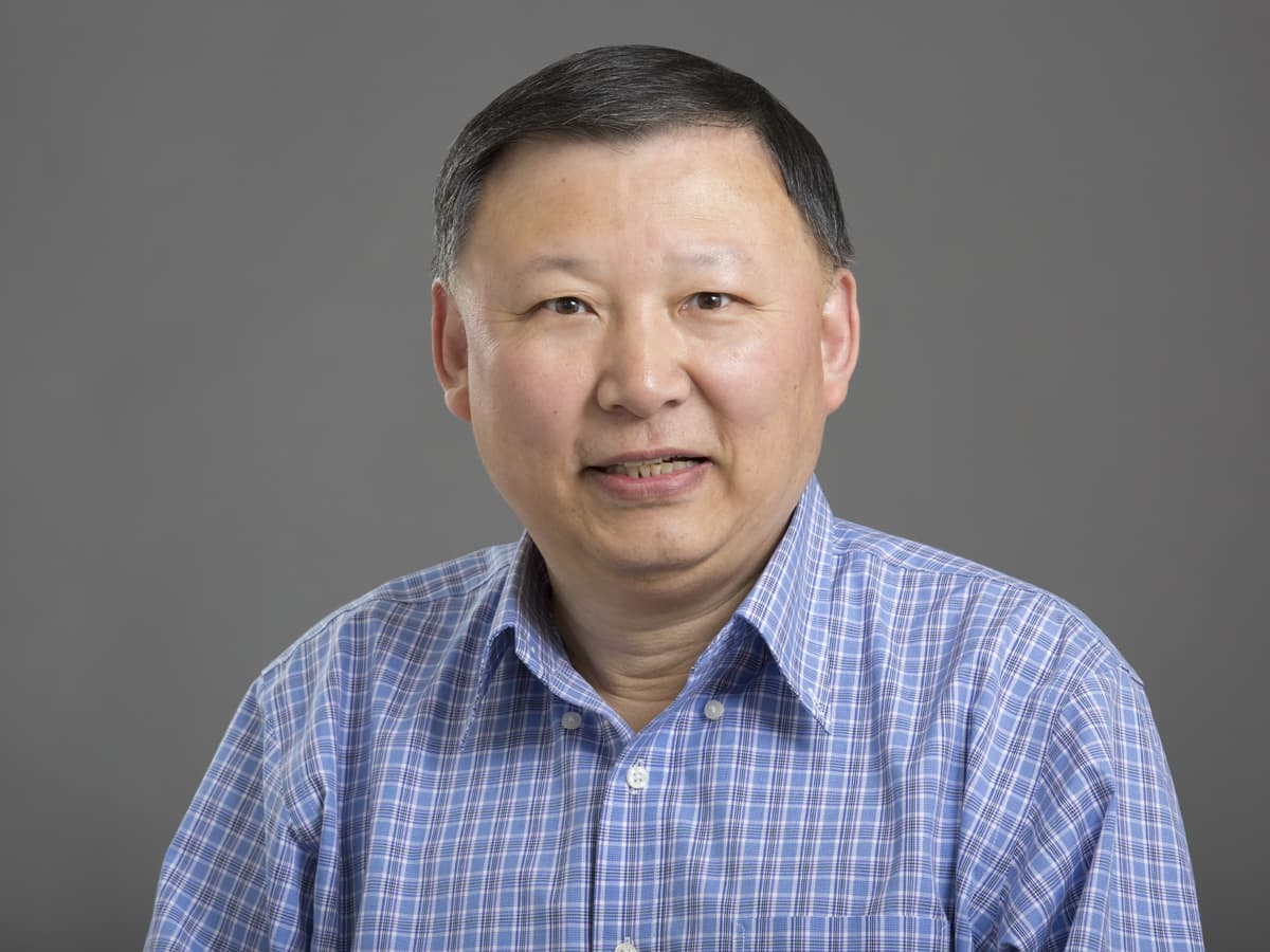 S h chen. S h chen. S h chen. Minglong logo. ли хен у без макияжа.