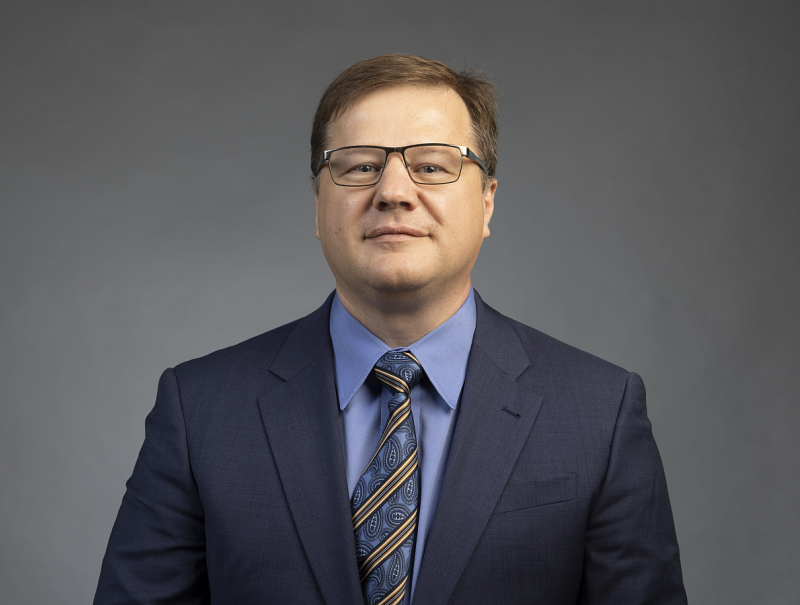 Dr. Denis Snegovskikh headshot