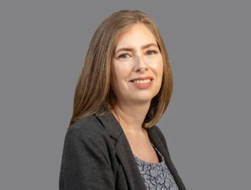 Headshot of Valerie Kalinowski