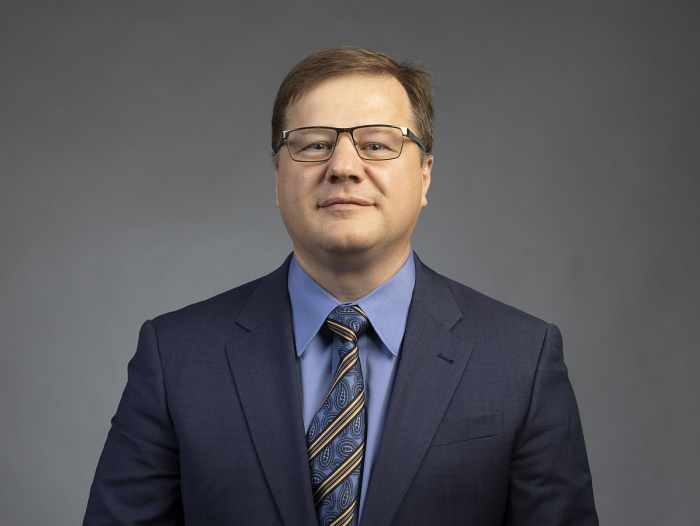 Dr. Denis Snegovskikh headshot