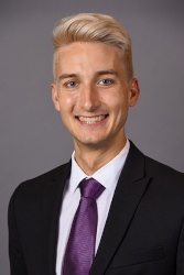 headshot of Bryce de Venecia, MD, who is an addiction and medicine fellow at Rush's West Campus