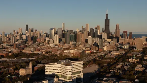 Skyline of Chicago with the Rush tower in the foreground