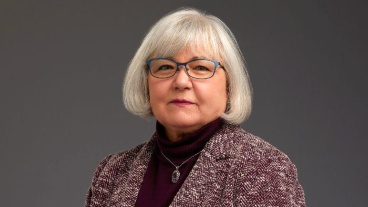 A portrait of Melinda Earle.