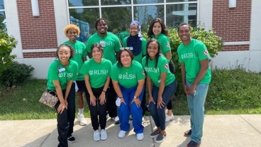 Future Medical School Applicants Receive Personalized Mentoring at Rush