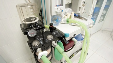 Respiratory Therapists Keeping Many COVID Patients on Ventilators Alive